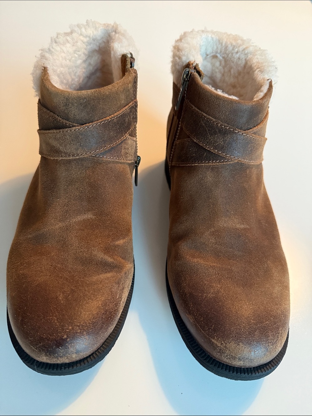 UGG Women’s Benson Waterproof Brown Leather Ankle Boots W/ Sherpa Lining Size 8
